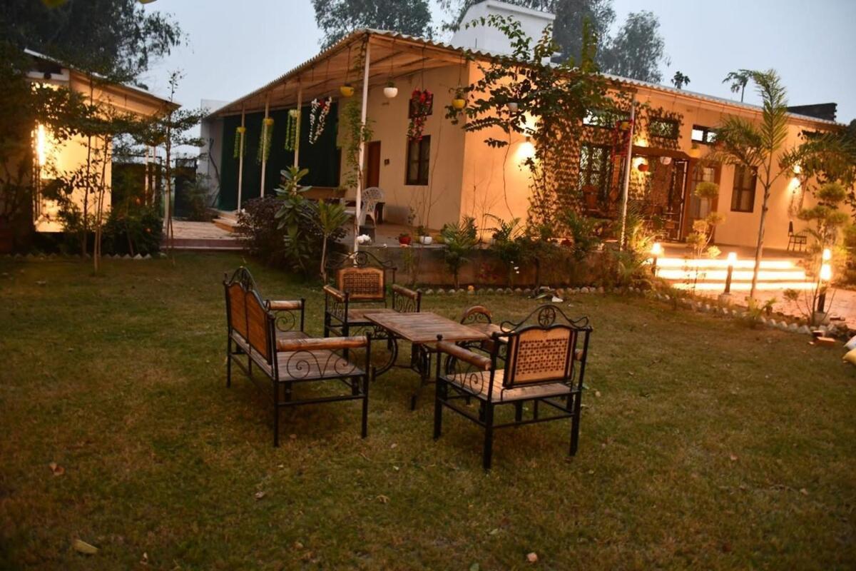 Villa Gc Farms Ayodhya Exterior foto